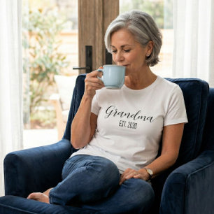 T-shirt Grand-mère minimaliste texte de script noir établi