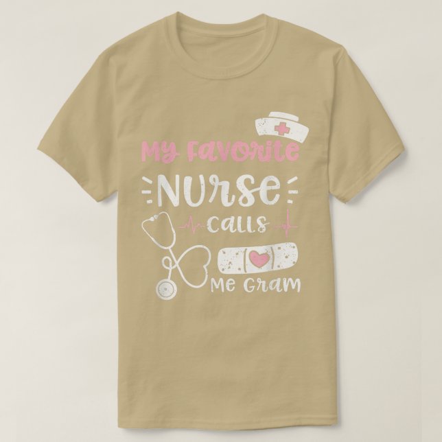 T-shirt Grand-mère Mon infirmière préférée m'appelle Gram  (Design devant)