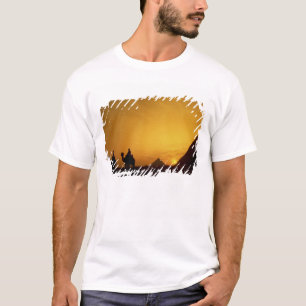 T-shirt Grandes pyramides de Gizeh, Egypte au coucher du s