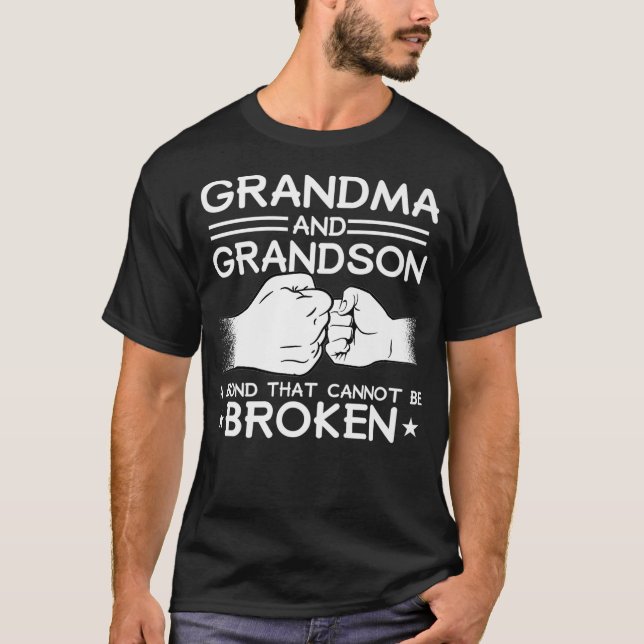 T-shirt GRANDMA GRANDSON BOND NE PEUT PAS ÊTRE BROKÉ Fist  (Devant)