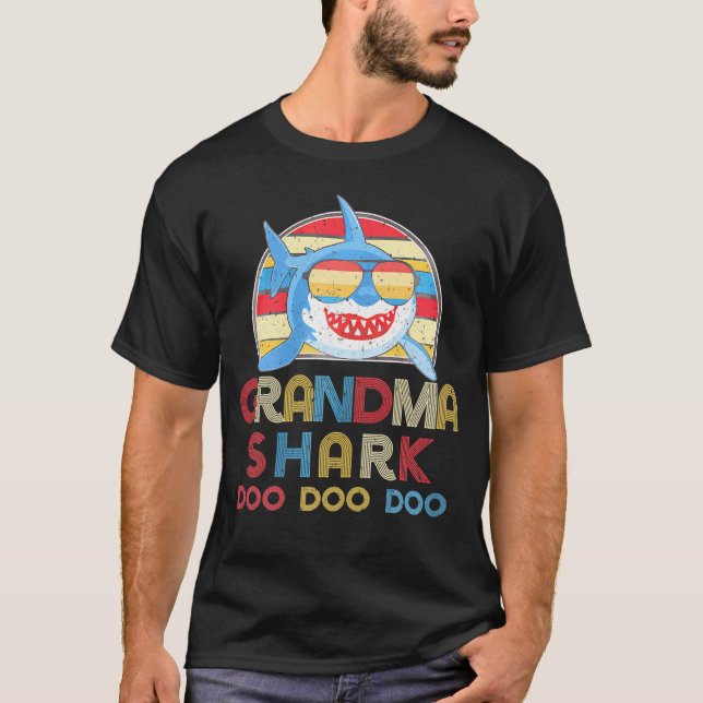 T-shirt Grandma Sharks Pour Femmes (Devant)