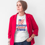 T-shirt Grandmas contre Trump<br><div class="desc">Les grand-mères contre Donald Trump s'unissent à ce t-shirt anti-Trump qui présente le drapeau américain en rouge,  blanc et bleu pour l'élection de 2024.</div>