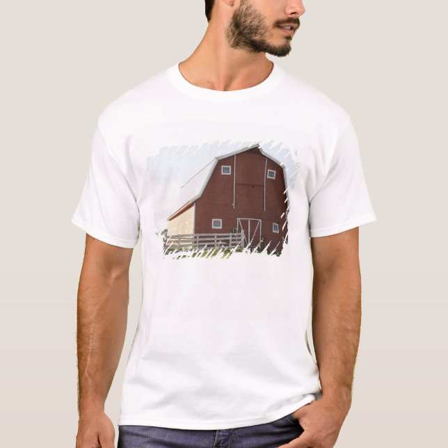 T-shirt Grange dans le paysage rural (Devant)