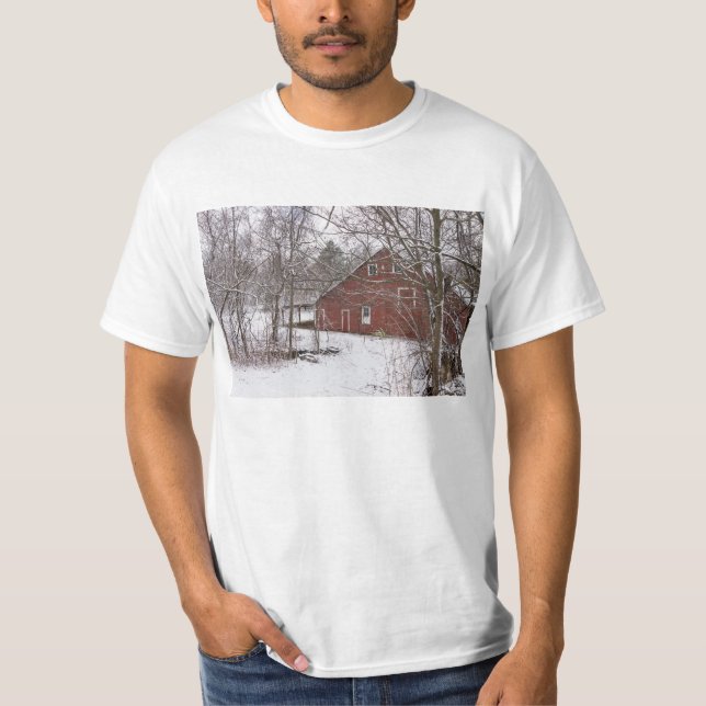 T-shirt Grange Rouge Dans La Neige (Devant)