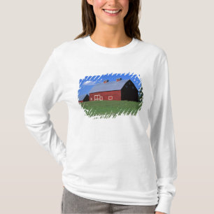 T-shirt Grange rouge dans le comté de Latah, état de l'Ida