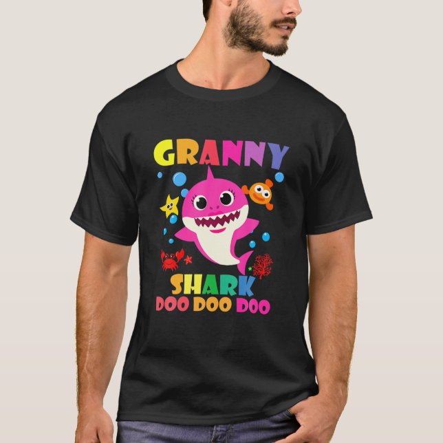 T-shirt Granny Shark Doo Funny Baby Maman Papa Enfants (Devant)