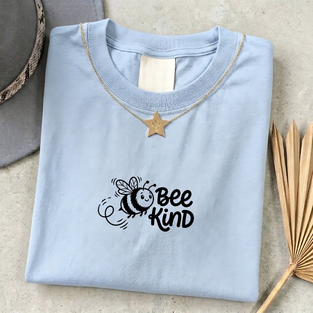 T-shirt graphique Bee Kind Garden (Créateur téléchargé)