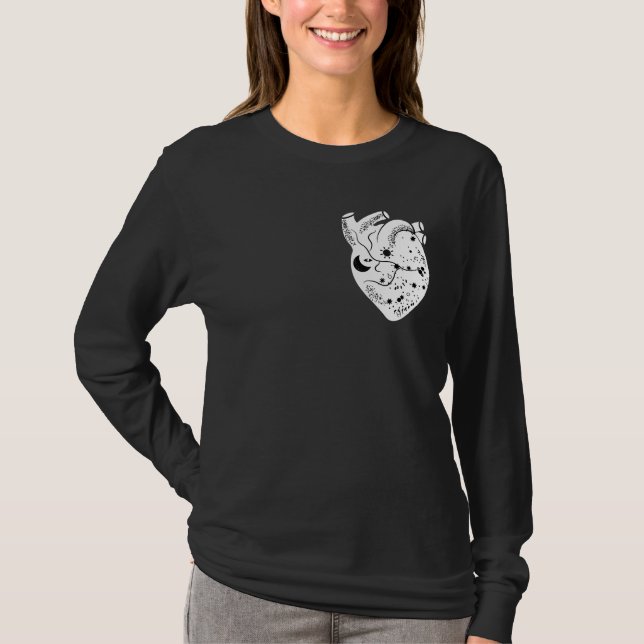 T-Shirt Graphique Cœur de Fille Noire (Devant)