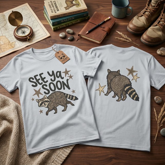 T-shirt graphique double face See Ya Soon Raccoon  (See Ya Soon Raccoon Double Sided Graphic Tee | Funny Retro Animal Shirt)