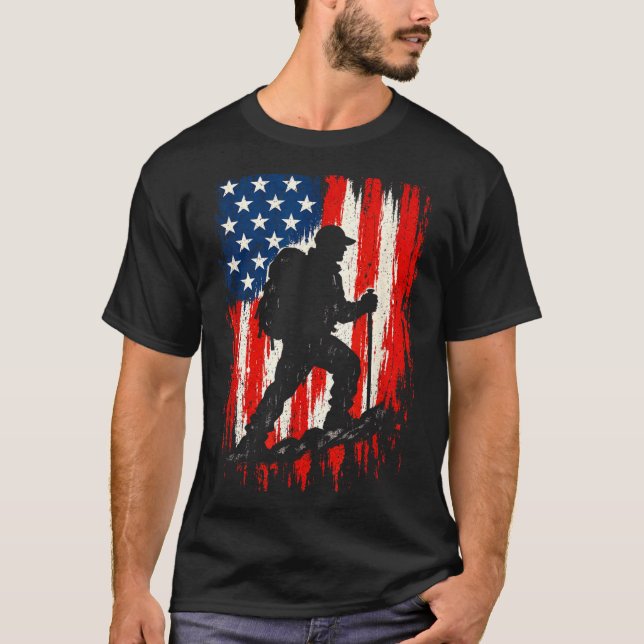 T-shirt Graphique Randonneur Silhouette Drapeau Américain  (Devant)