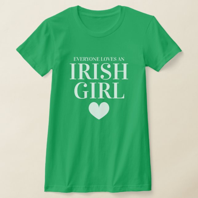 T-shirt Green Irish heart St Patrick's Day femmes (Poser)