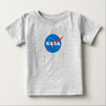 T-shirt gris pour bébé de la NASA (6-24 mois)<br><div class="desc">Cet article est sans conteste le symbole de notre époque : l'insigne classique de la NASA. Un symbole audacieux qui, comme la NASA elle-même, ne connaît aucune limite. Immédiatement reconnaissable à travers le monde, l'Insignia de la NASA a longtemps défendu le progrès, l'innovation, et le type d'audace et d'audace quasiment...</div>