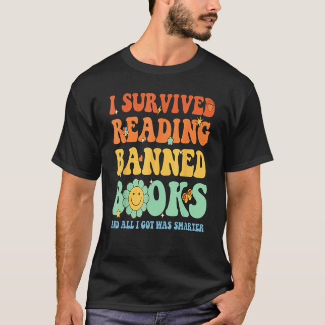 T-shirt Groovy I Survived Reading Banned Books Book Lover  (Devant)