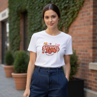 T-shirt Groovy Love Personalized Valentine’s Gift Retro T-
