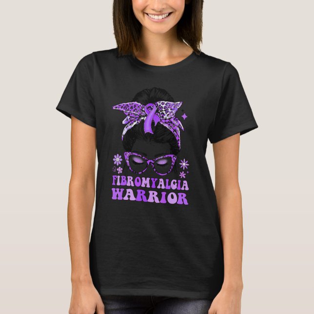 T-shirt Groovy Messy Bun Leopard Purple Ribbon Fibromyalgi (Devant)