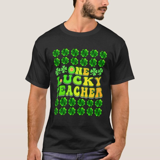 T-shirt Groovy Retro One Lucky Teacher Irish shamrock St P (Devant)