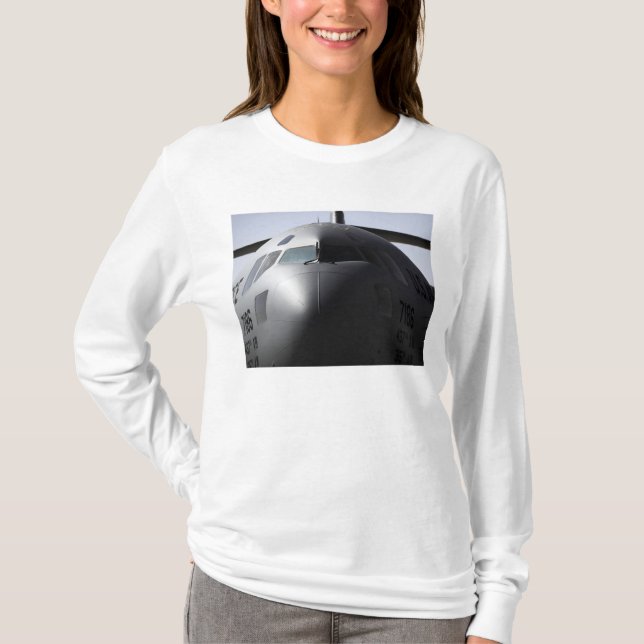 T-shirt Gros plan de l'avant d'un C-17 Globemaster III (Devant)