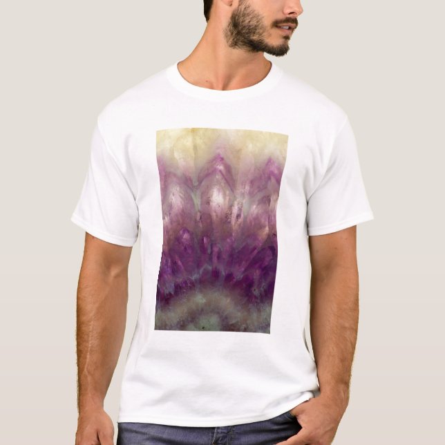 T-shirt Gros plan d'une améthyste violette (Devant)