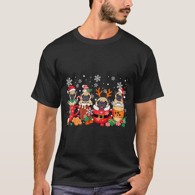 T-shirt Group Santa Reindeer Pugs In Coffee C Christmas  (Devant)