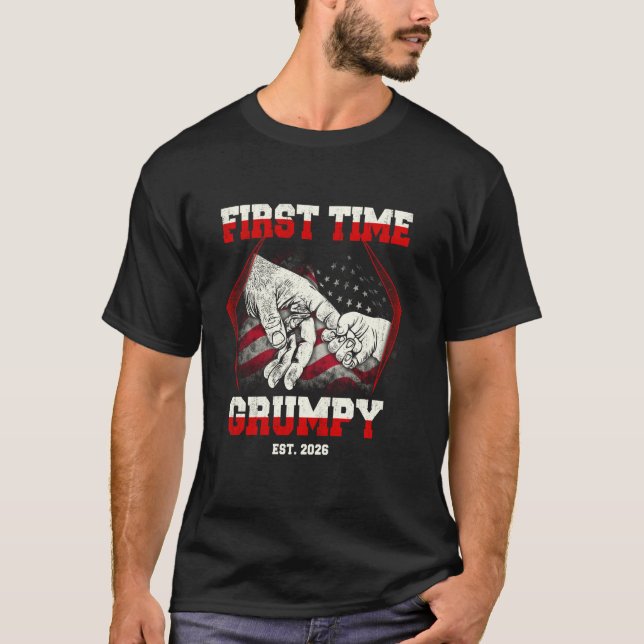 T-shirt Grumpy de la première fois Ét. 2026 Drapeau améric (Devant)