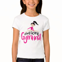 Gymnaste impressionnant de gymnastique