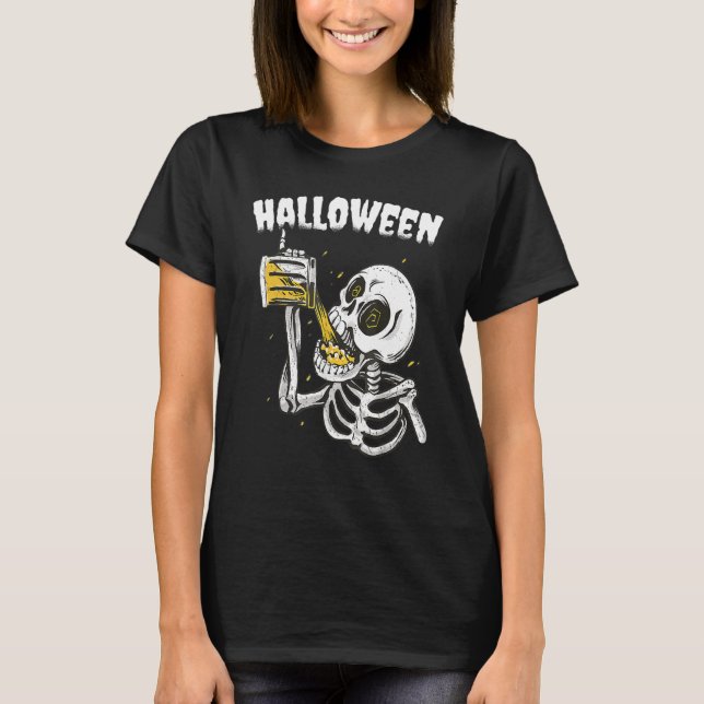 T-shirt Halloween Beer Drinking Skeleton (Devant)