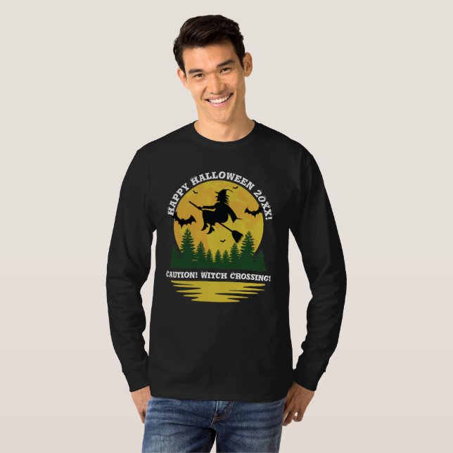 T-shirt Halloween Caution Sorcière Traversée Flying Brooms (Devant entier)