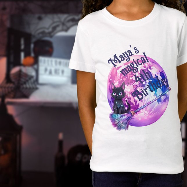 T-Shirt Halloween chat lune et balai rose violet anniversa (Halloween cat magical birthday shirt)