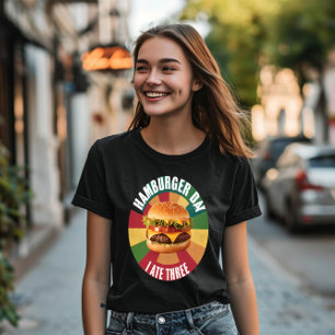 T-shirt Hamburger délicieux avec laitue fraîche et fondu