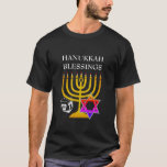 T-shirt Hanoukka personnalisée<br><div class="desc">Elégant,  élégant T-shirt HANOUKKA,  conçu avec un faux menorah or,  l'étoile colorée de David et le dreidel couleur argent plus CUSTOMIZABLE GREETING,  afin que vous puissiez créer votre propre salutation. Idéal pour la saison Hanoukka. Choisissez parmi une large gamme de vêtements et cadeaux Hanoukka,  conçus par Berean Designs.</div>