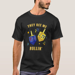 T-shirt Hanukkah 2022 Jeu de dreidel Ils me voient rouler