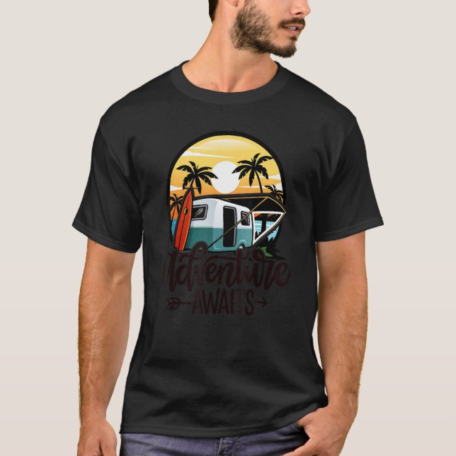 T-shirt Happy Camper Adventure Attend (Devant)