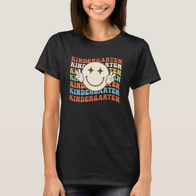 T-shirt Happy First Day of Kindergarten Retro Groovy Kinde (Devant)