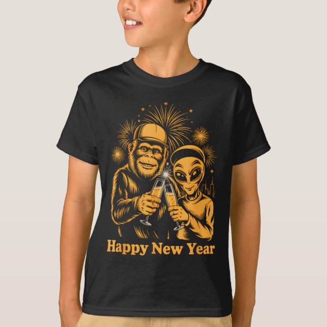 T-shirt Happy New Year Bigfoot And Alien Sasquatch Firewor (Devant)