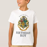 T-shirt Harry Potter | Hogwarts - Birthday Boy<br><div class="desc">Célébrez un anniversaire magique avec ce superbe T-shirt sur le thème de Harry Potter. Avec son emblématique crête de Hogwarts et ses détails inspirés du monde de la sorcière, c’est la façon idéale d’ajouter charme et enthousiasme à toute célébration d’anniversaire. Un choix qui ravira les amateurs de magie des Hogwarts....</div>