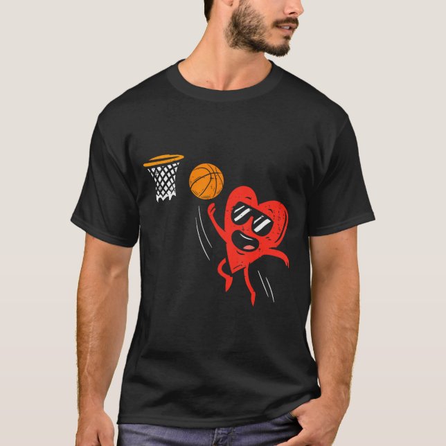 T-shirt Heart Playing Basketball Cute Valentines Day Srts  (Devant)