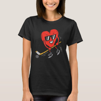 T-shirt Heart Playing Ice Hockey Valentines Day Love Sport