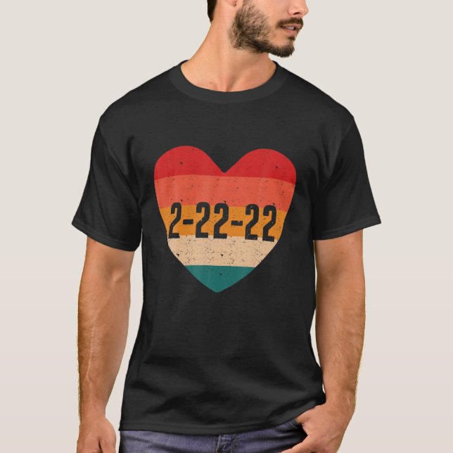 T-shirt Heart Retro Happy Twosday 2022 Février 2022 - (Devant)