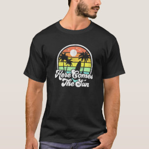 T-shirt Here Comes The Sun Beach Surfing 70s Surf