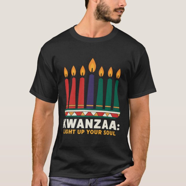 T-shirt Heureux Kwanzaa bougies Afrique Fête Afrique Améri (Devant)