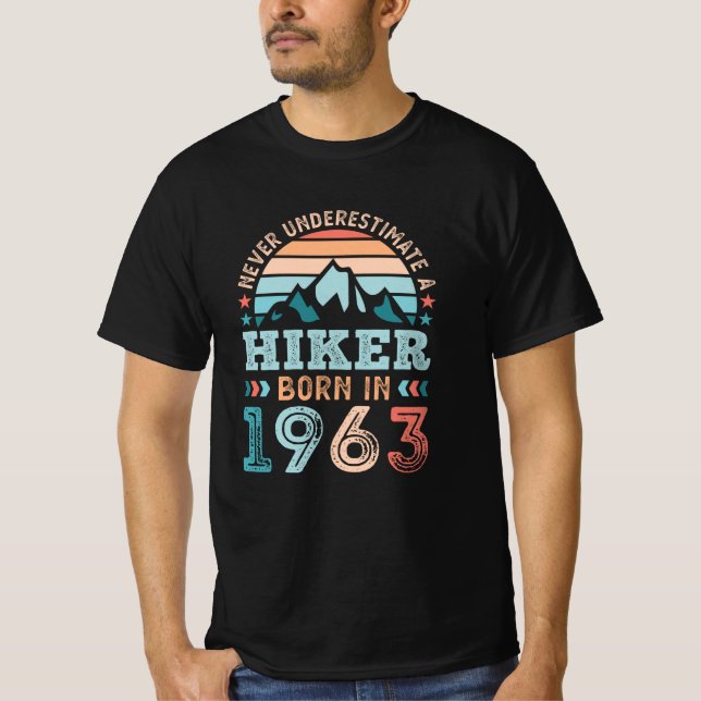 T-shirt Hiker né en 1963 60e anniversaire Randonnée Retro  (Devant)