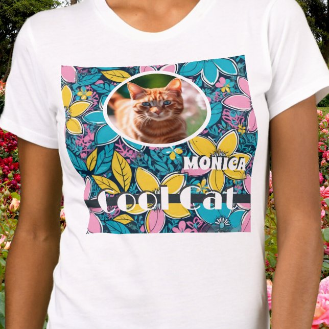 T-shirt Hippie Fleurs Rétro Cool Super Animaux de compagni (A groovy floral t-shirt to celebrate your Cool Cat, with photo of your pet and their name)