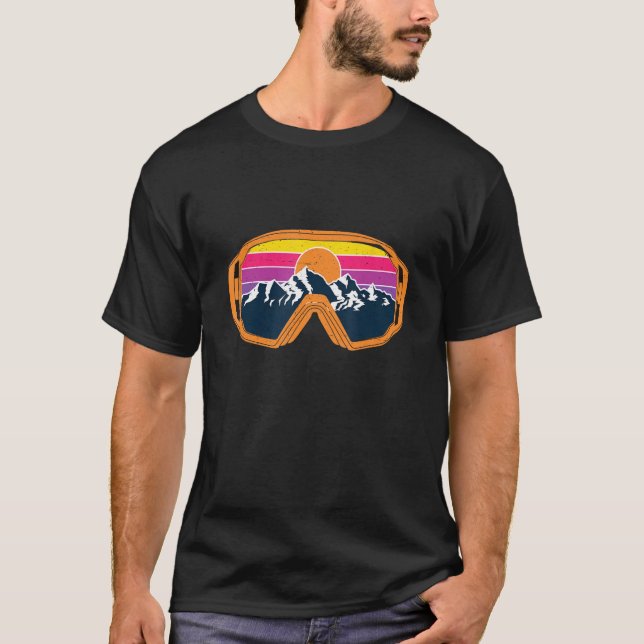 T-shirt Hit the Slopes in Style with these Retro Skiing Go (Devant)