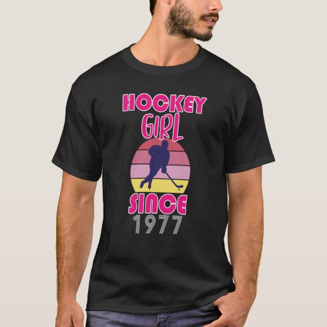 T-shirt Hockey girl since 1977 (Devant)