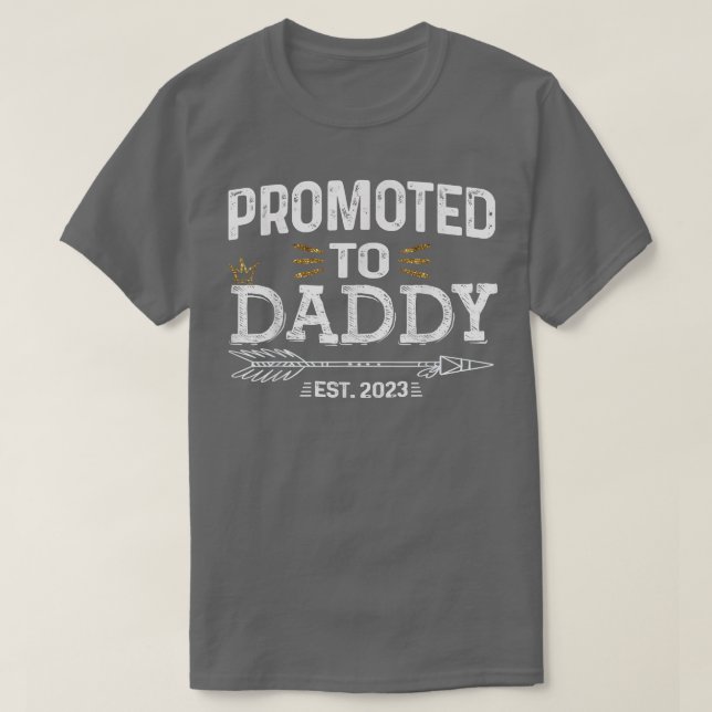 T-shirt Hommes promus à Daddy Est 2023 Tee avec Couronne e (Design devant)