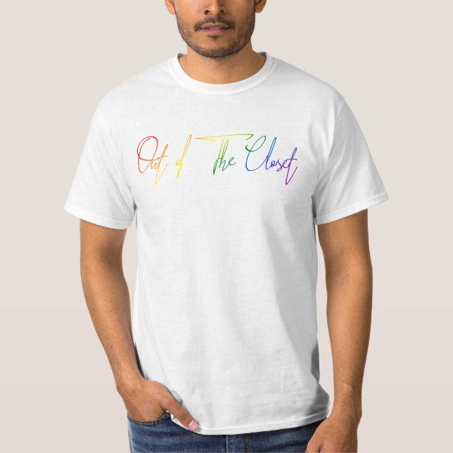 T-shirt Hors du placard LGBT Arc-en-ciel écriture (Devant)