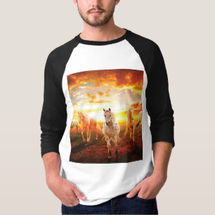T-shirt Horses at sunset throw pillow