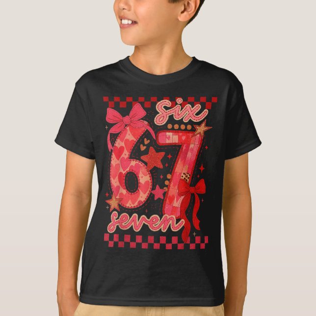 T-shirt Hugvyn Six Seven Valentine 6 7 Meme Checkered Coqu (Devant)