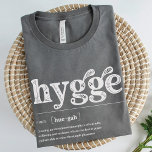 T-shirt Hygge Definition Floral nordique Cosy Inspirationn<br><div class="desc">Ce t-shirt Hygge Definition en noir et foncé et couleurs de dessus est doté du nom de dictionnaire inspiré tendance de ce dictionnaire danois / nordique avec typographie florale scandinave dans le mot Hygge - quelle belle façon de célébrer le confort des saisons fraîches! Vous pouvez transférer ce design à...</div>