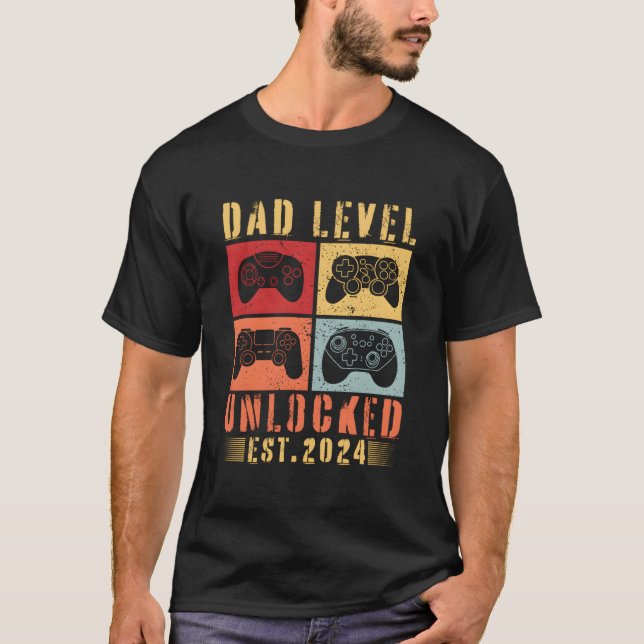 T-shirt I Leveled Up To Dad 2024 Promoted To Daddy Level U (Devant)